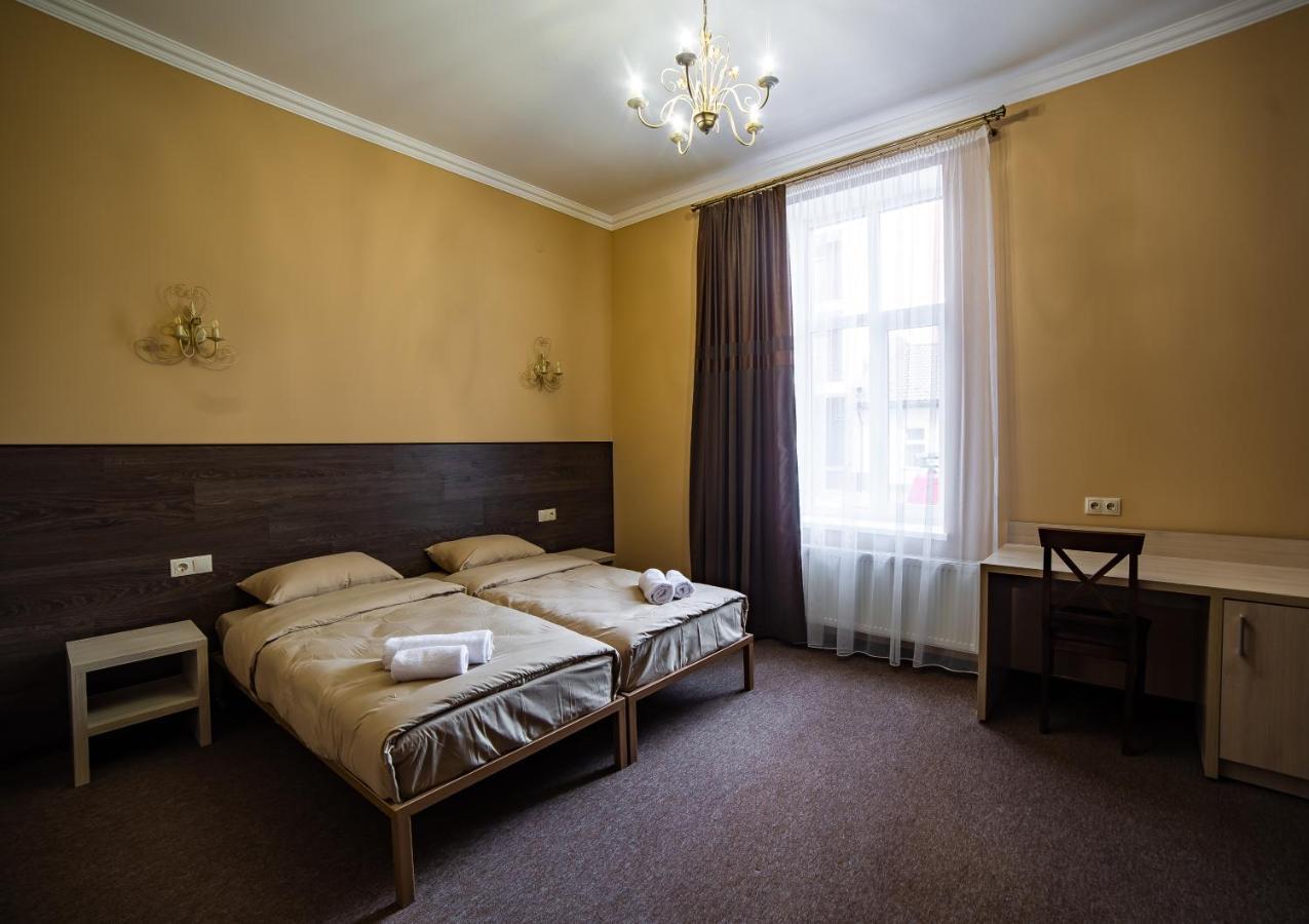 Hotel Legrand Stryj Esterno foto