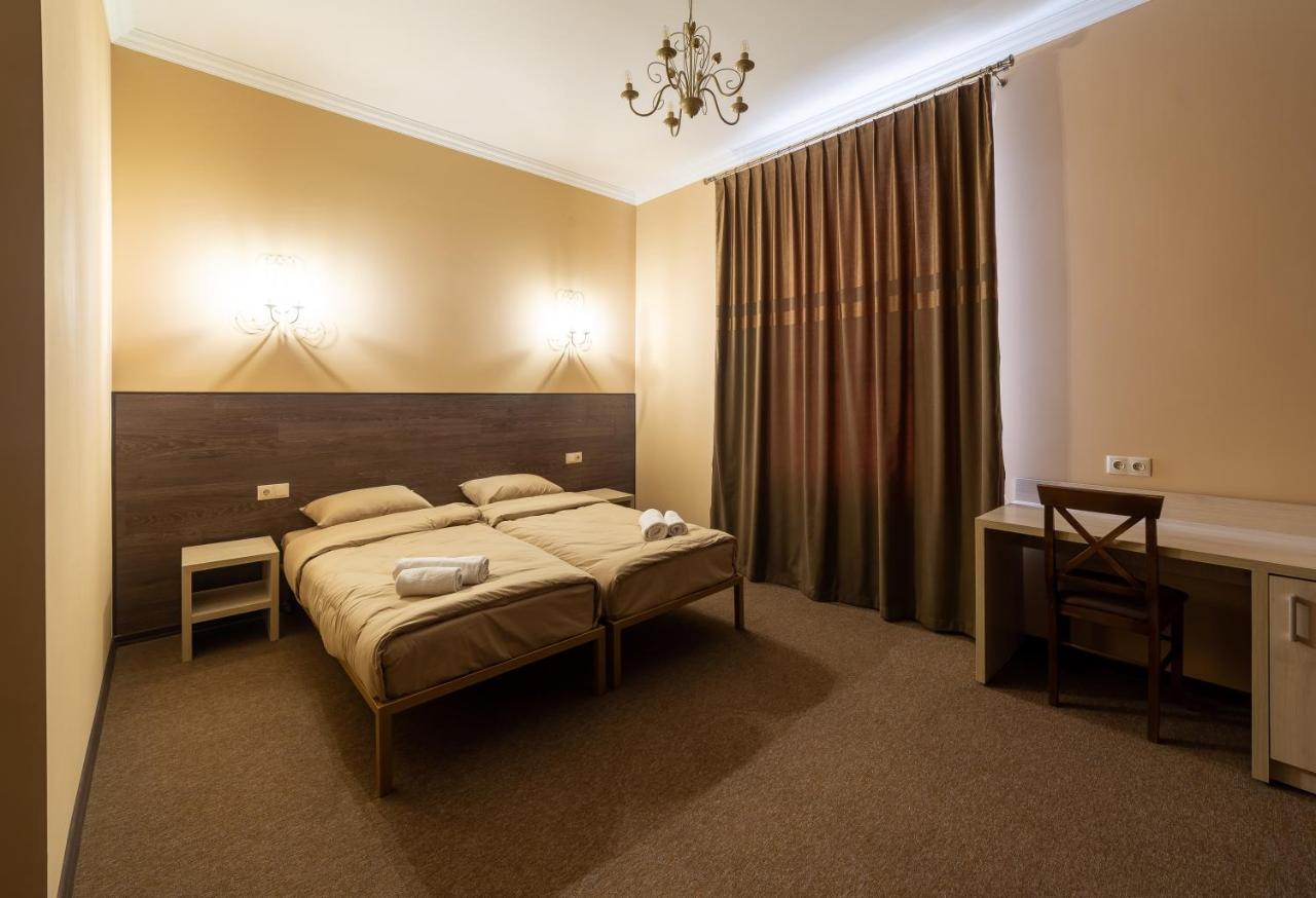 Hotel Legrand Stryj Esterno foto